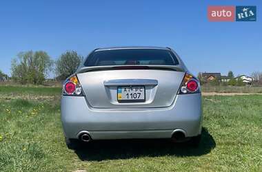 Седан Nissan Altima 2012 в 