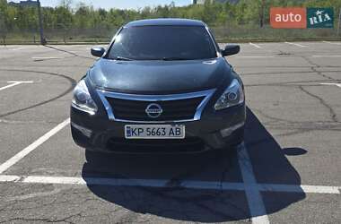 Седан Nissan Altima 2015 в 