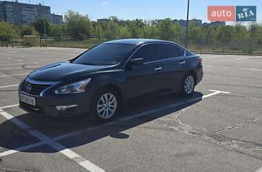 Седан Nissan Altima 2015 в 