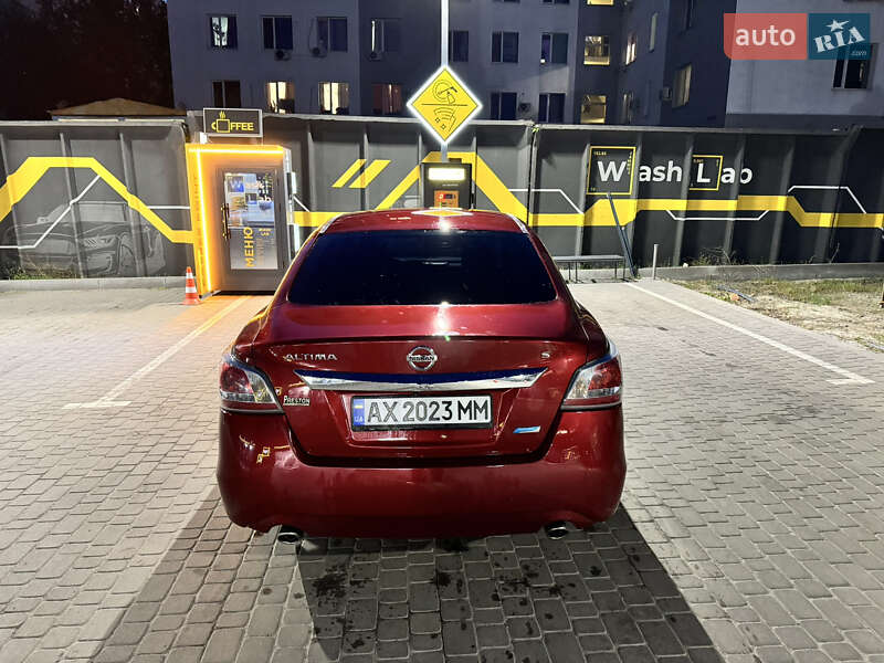 Седан Nissan Altima 2014 в Харкові