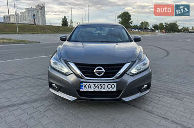 Седан Nissan Altima 2017 в 