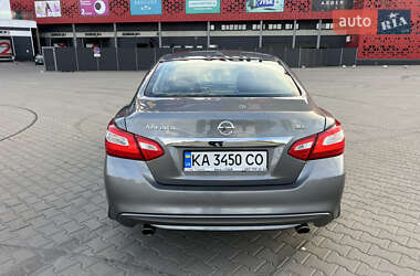 Седан Nissan Altima 2017 в 
