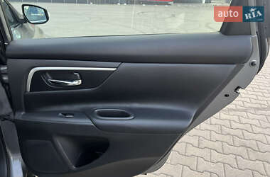 Седан Nissan Altima 2017 в 