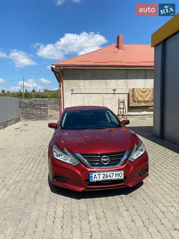 Седан Nissan Altima 2016 в Коломиї