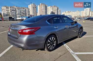 Седан Nissan Altima 2018 в 