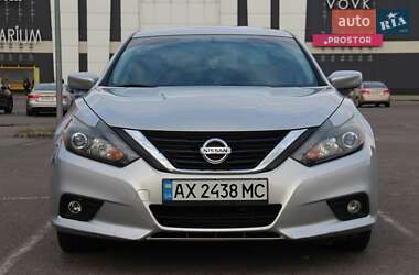 Седан Nissan Altima 2016 в 
