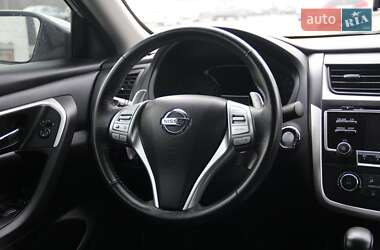 Седан Nissan Altima 2016 в 