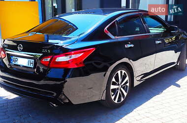 Седан Nissan Altima 2015 в 