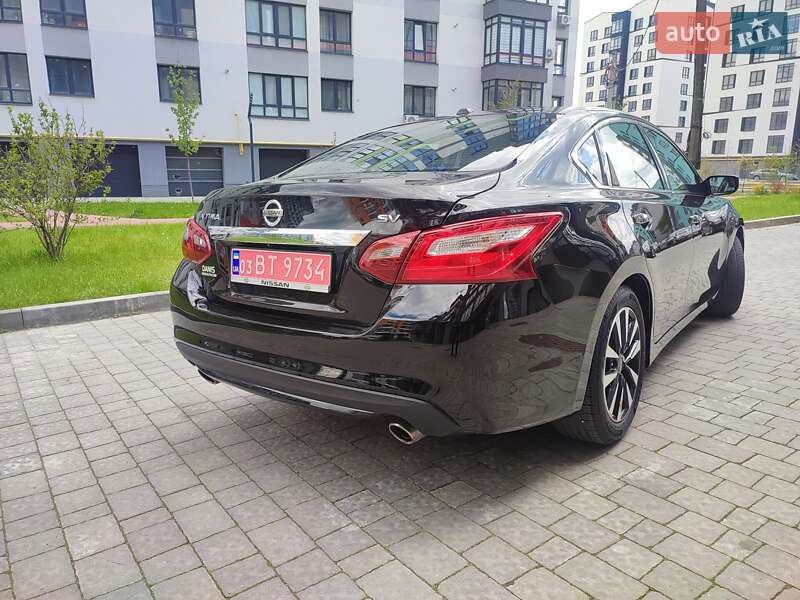 Седан Nissan Altima 2018 в Ивано-Франковске