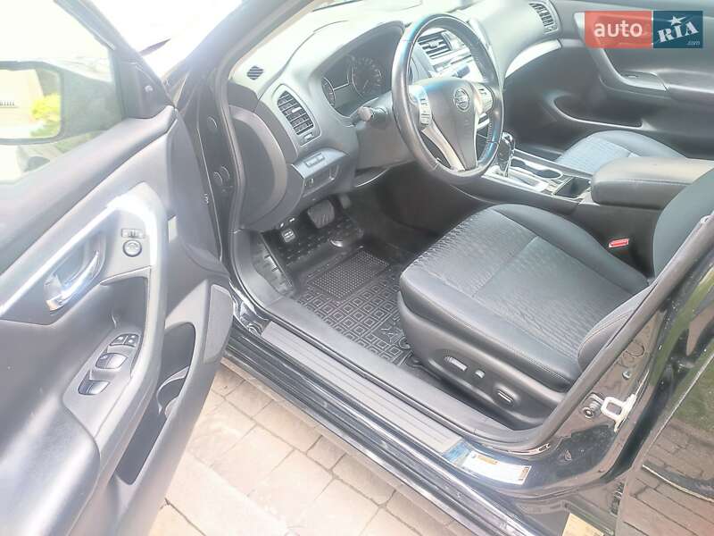 Седан Nissan Altima 2018 в Ивано-Франковске