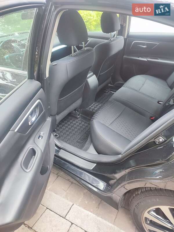 Седан Nissan Altima 2018 в Ивано-Франковске