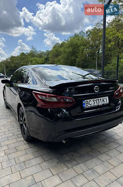 Седан Nissan Altima 2018 в 