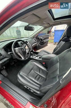 Седан Nissan Altima 2016 в 