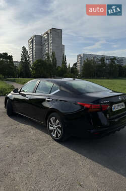 Седан Nissan Altima 2018 в 