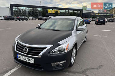 Седан Nissan Altima 2013 в 