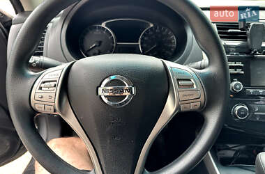 Седан Nissan Altima 2015 в 