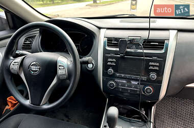 Седан Nissan Altima 2015 в 