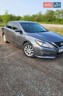 Седан Nissan Altima 2016 в Дніпрі