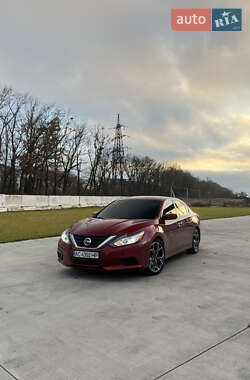 Седан Nissan Altima 2016 в Луцке