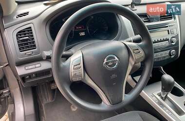 Седан Nissan Altima 2015 в 