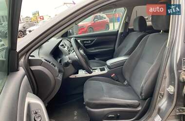 Седан Nissan Altima 2015 в 