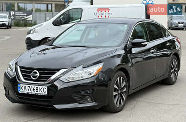 Седан Nissan Altima 2017 в Києві