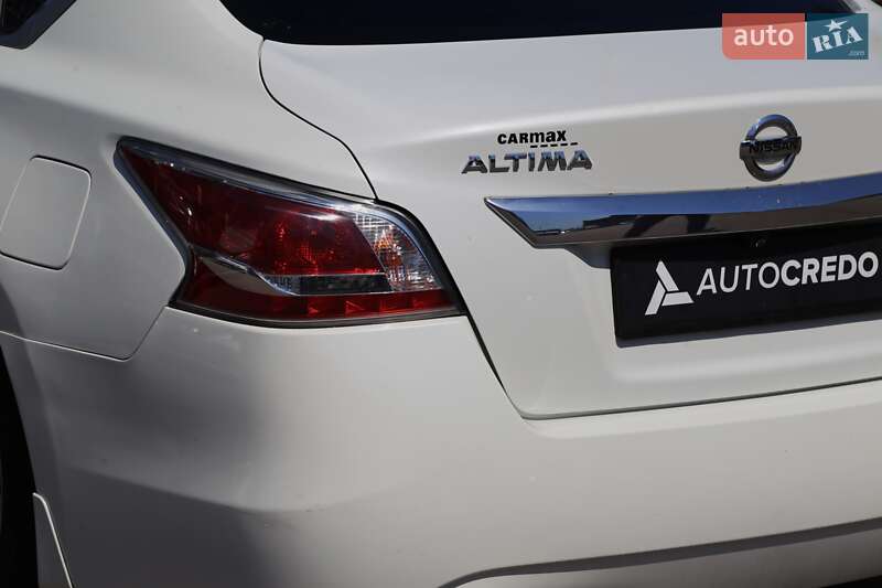 Седан Nissan Altima 2015 в Киеве фото 7 Седан Nissan Altima 2015 в Киеве