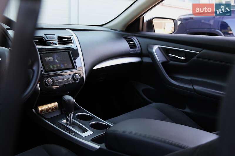 Седан Nissan Altima 2015 в Киеве фото 14 Седан Nissan Altima 2015 в Киеве