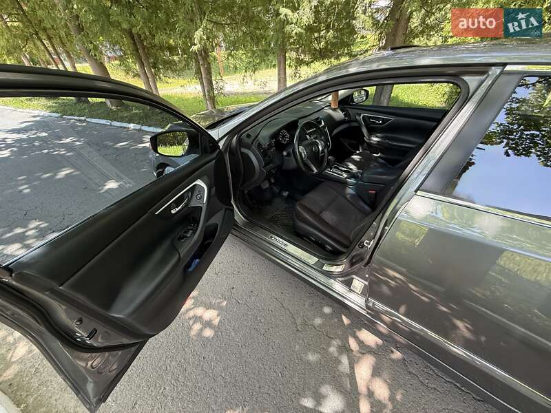Седан Nissan Altima 2016 в Дрогобичі