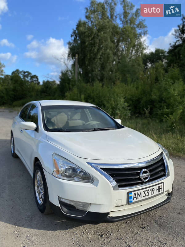 Седан Nissan Altima 2012 в Бердичеве