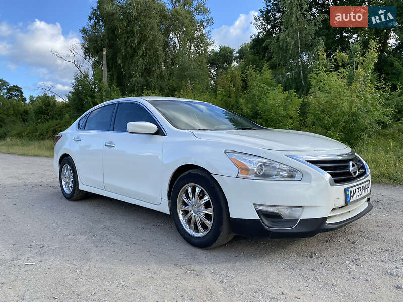 Седан Nissan Altima 2012 в Бердичеве