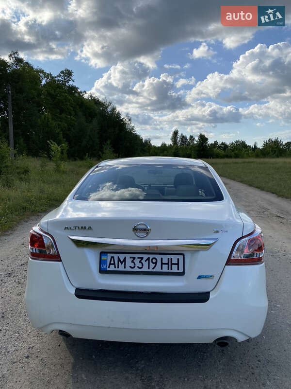 Седан Nissan Altima 2012 в Бердичеве