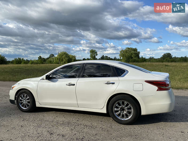 Седан Nissan Altima 2012 в Бердичеве