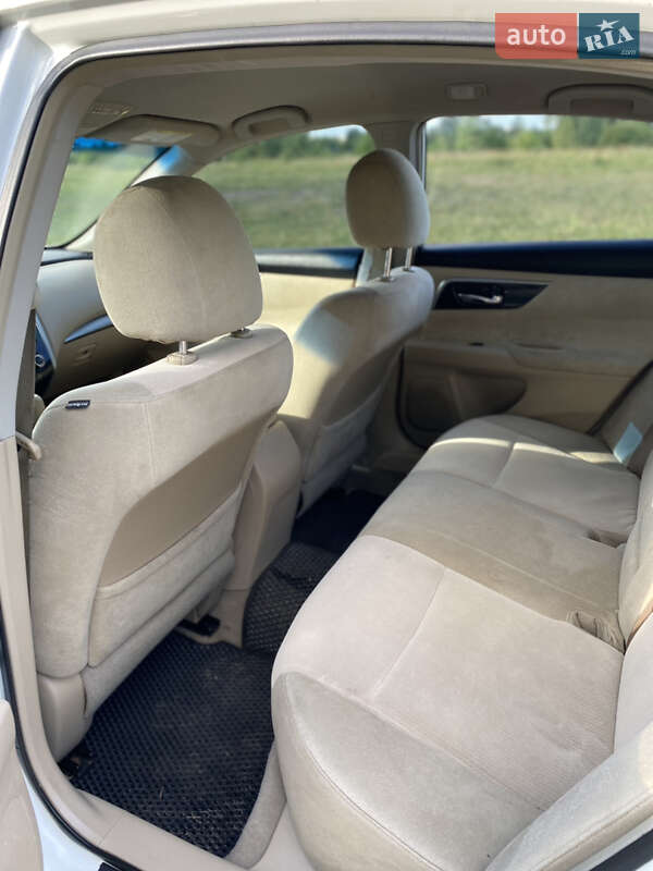 Седан Nissan Altima 2012 в Бердичеве