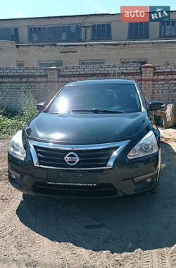 Седан Nissan Altima 2015 в Львові