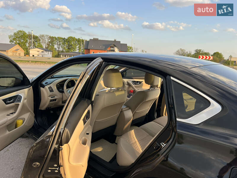 Седан Nissan Altima 2016 в Звягеле фото 13 Седан Nissan Altima 2016 в Звягеле