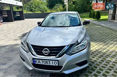 Седан Nissan Altima 2017 в Києві