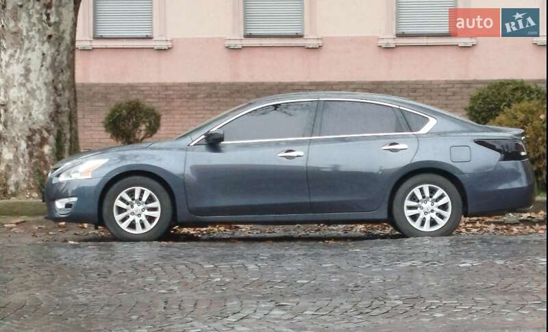 Седан Nissan Altima 2013 в Мукачево