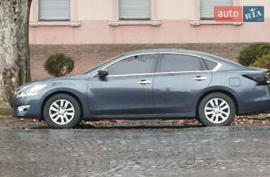 Седан Nissan Altima 2013 в 