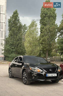 Седан Nissan Altima 2016 в Каменском