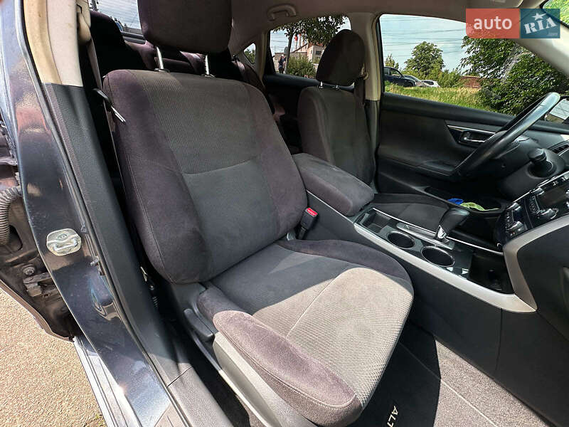 Седан Nissan Altima 2013 в Вінниці