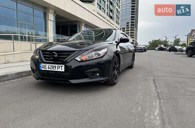 Седан Nissan Altima 2016 в Дніпрі