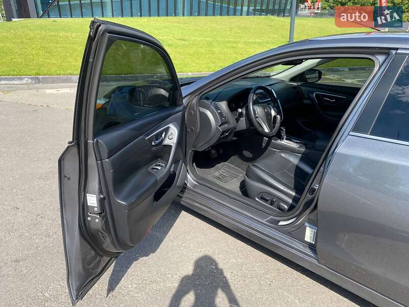 Седан Nissan Altima 2018 в Киеве