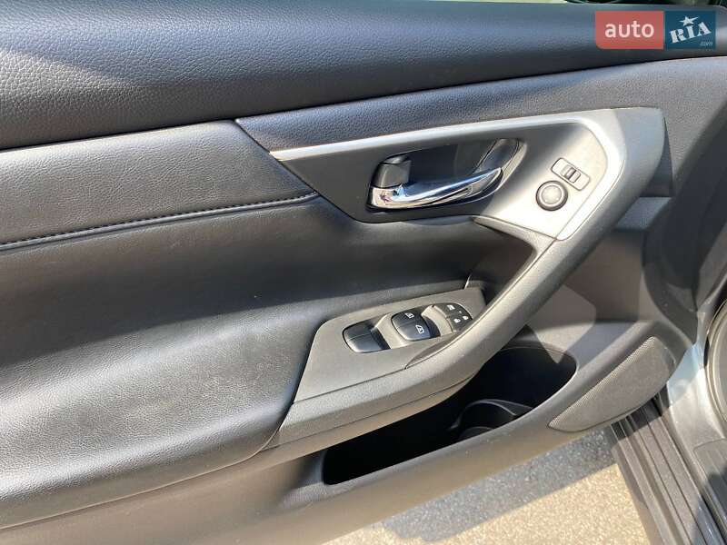 Седан Nissan Altima 2018 в Киеве