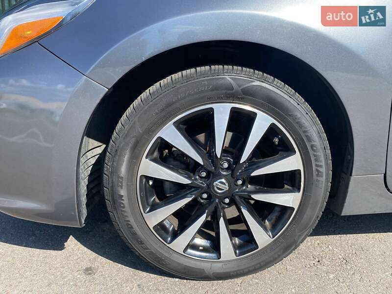 Седан Nissan Altima 2018 в Киеве