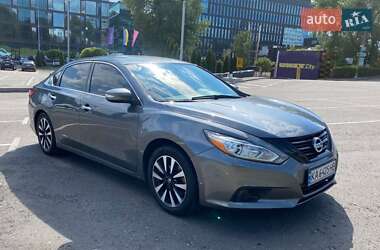 Седан Nissan Altima 2018 в Киеве