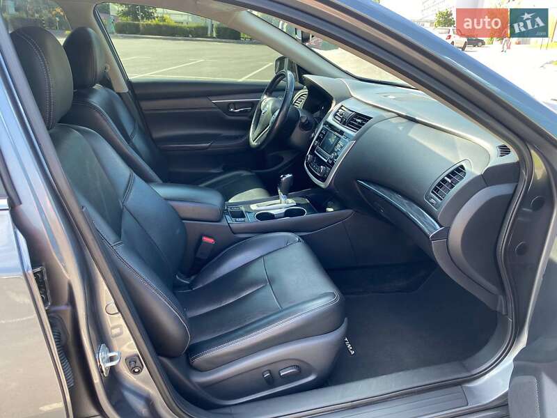 Седан Nissan Altima 2018 в Киеве