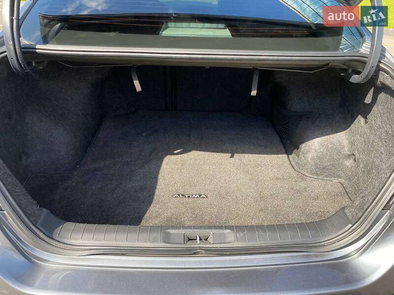 Седан Nissan Altima 2018 в Киеве