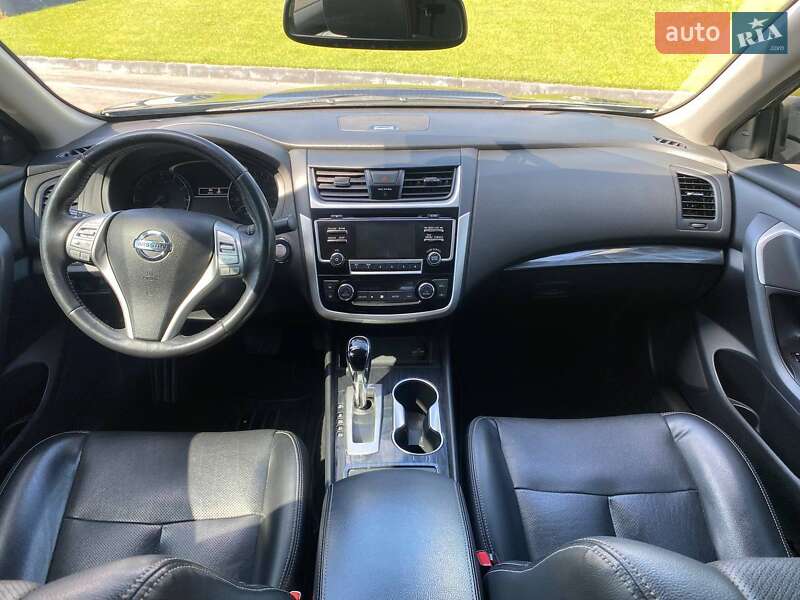 Седан Nissan Altima 2018 в Киеве