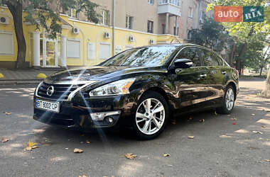 Седан Nissan Altima 2015 в Николаеве
